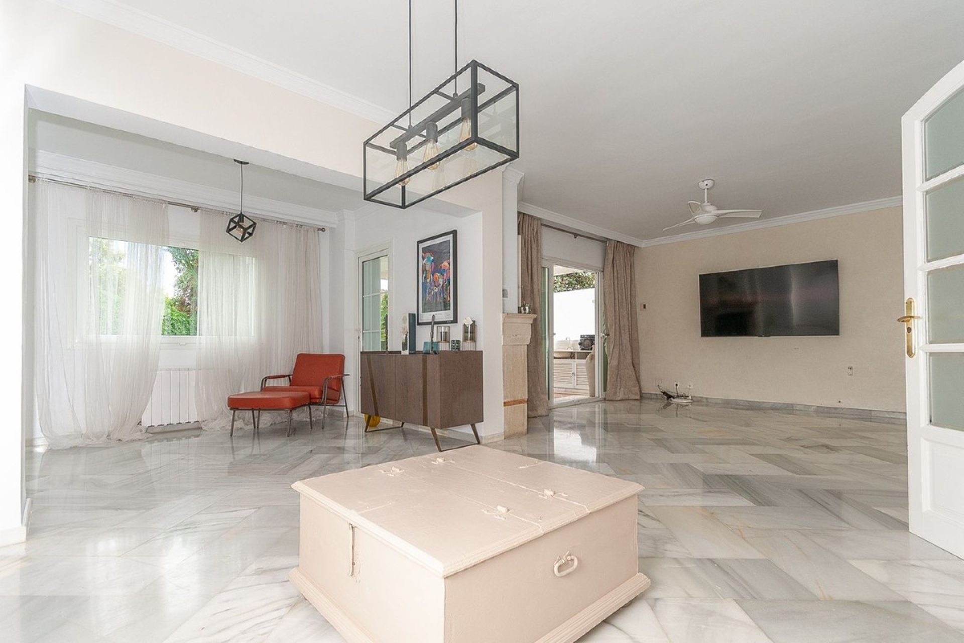 Resale - Villa - Marbella - Elviria