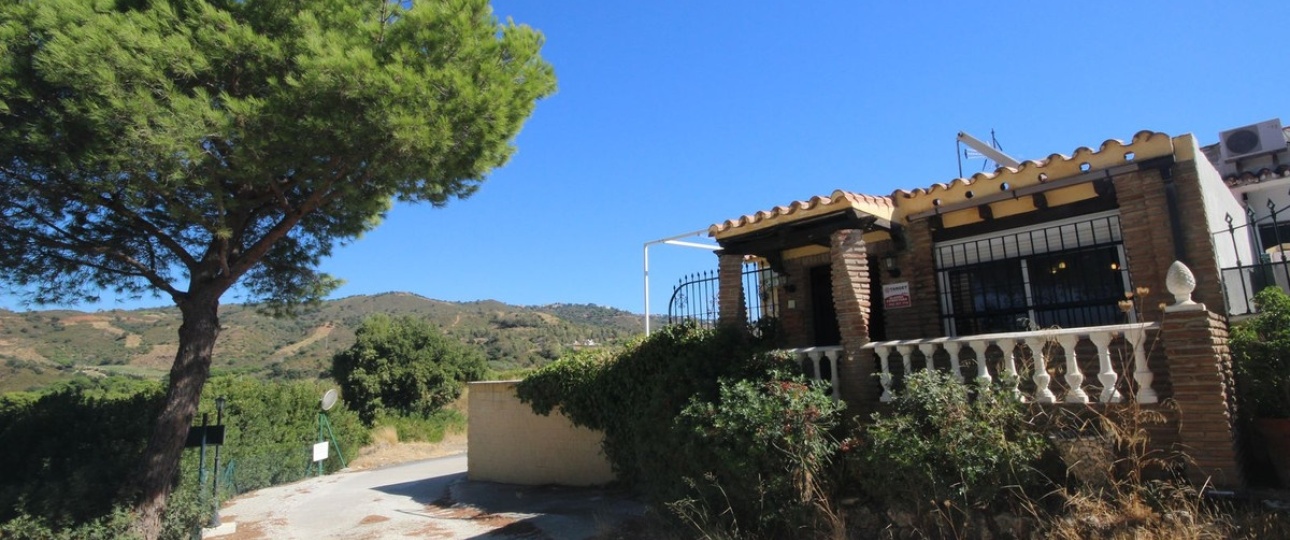 Resale - Villa - Marbella - Elviria