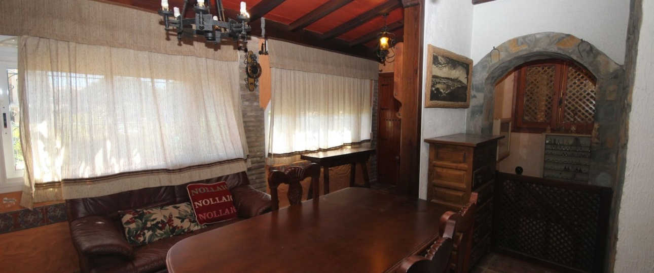 Resale - Villa - Marbella - Elviria