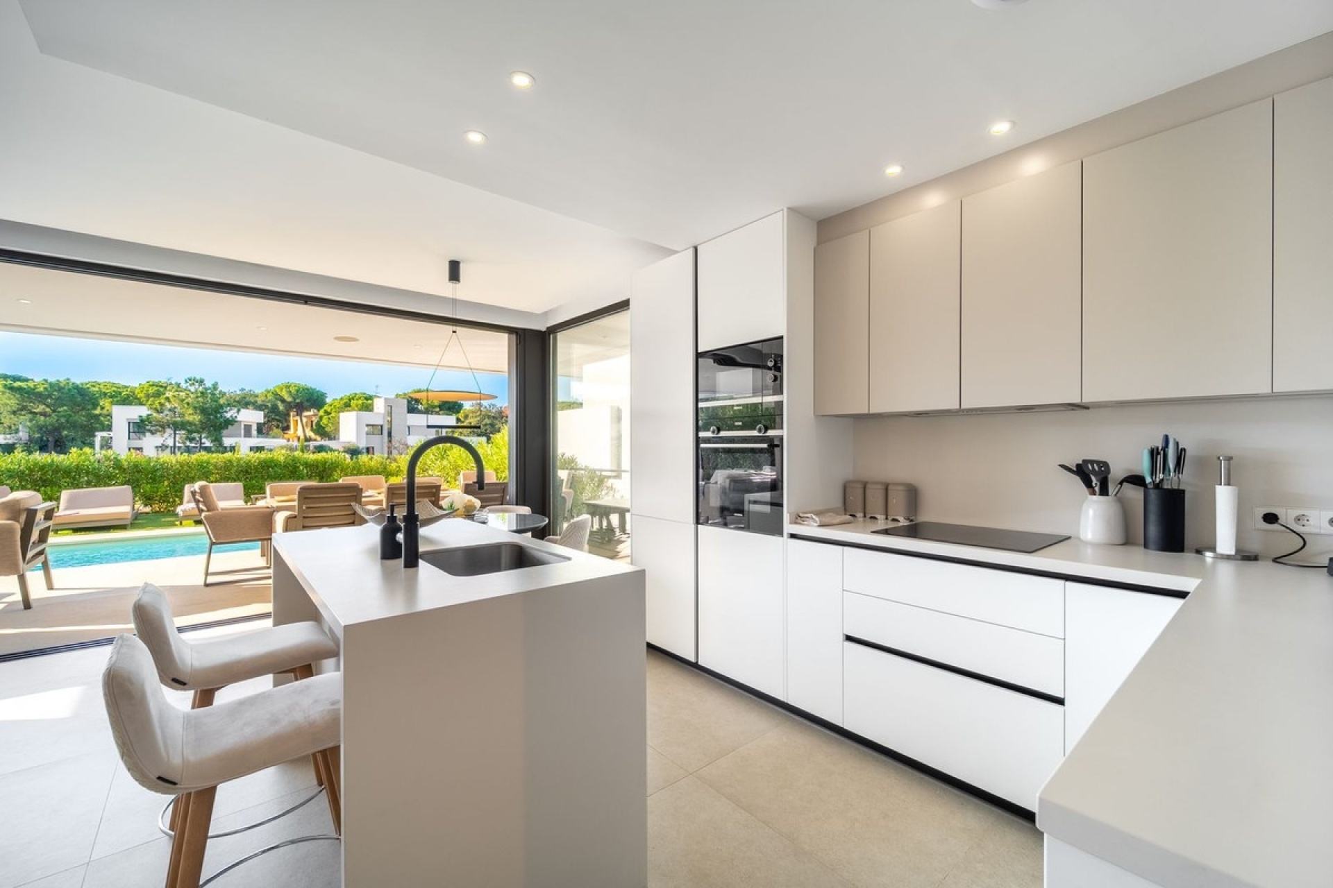 Resale - Villa - Marbella - Elviria