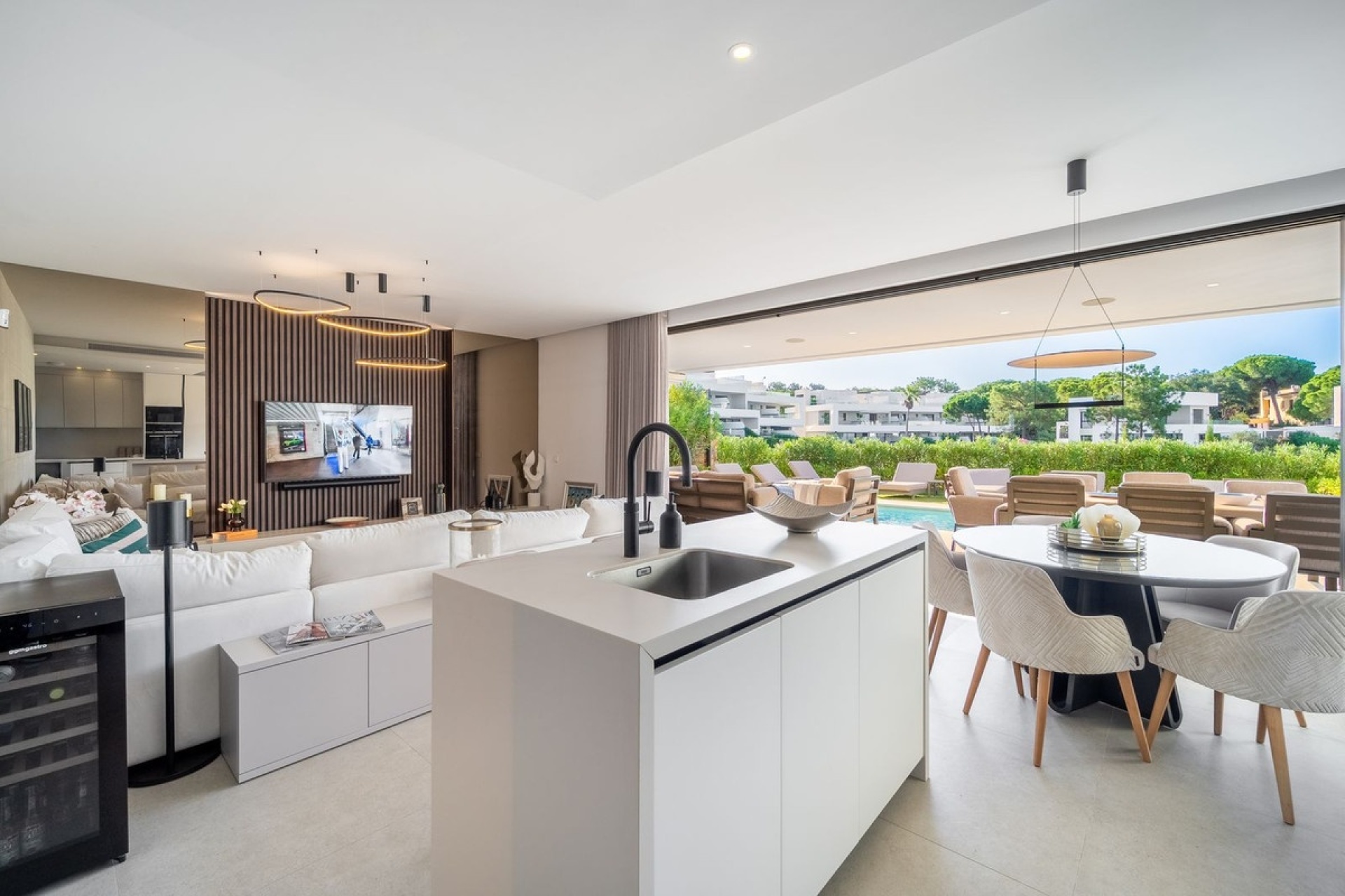 Resale - Villa - Marbella - Elviria