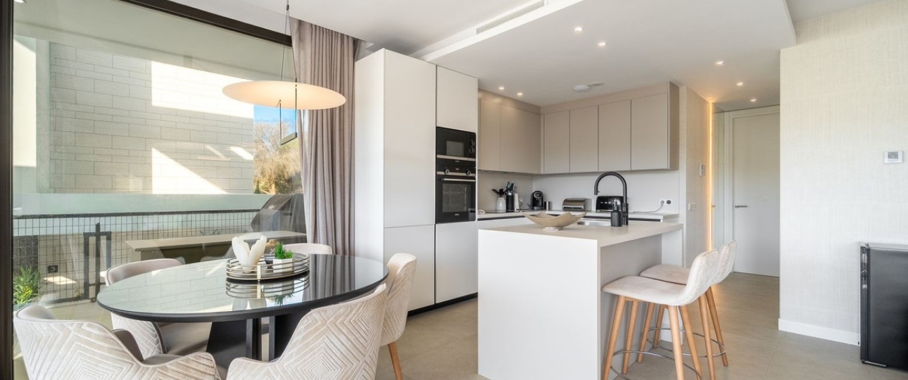 Resale - Villa - Marbella - Elviria