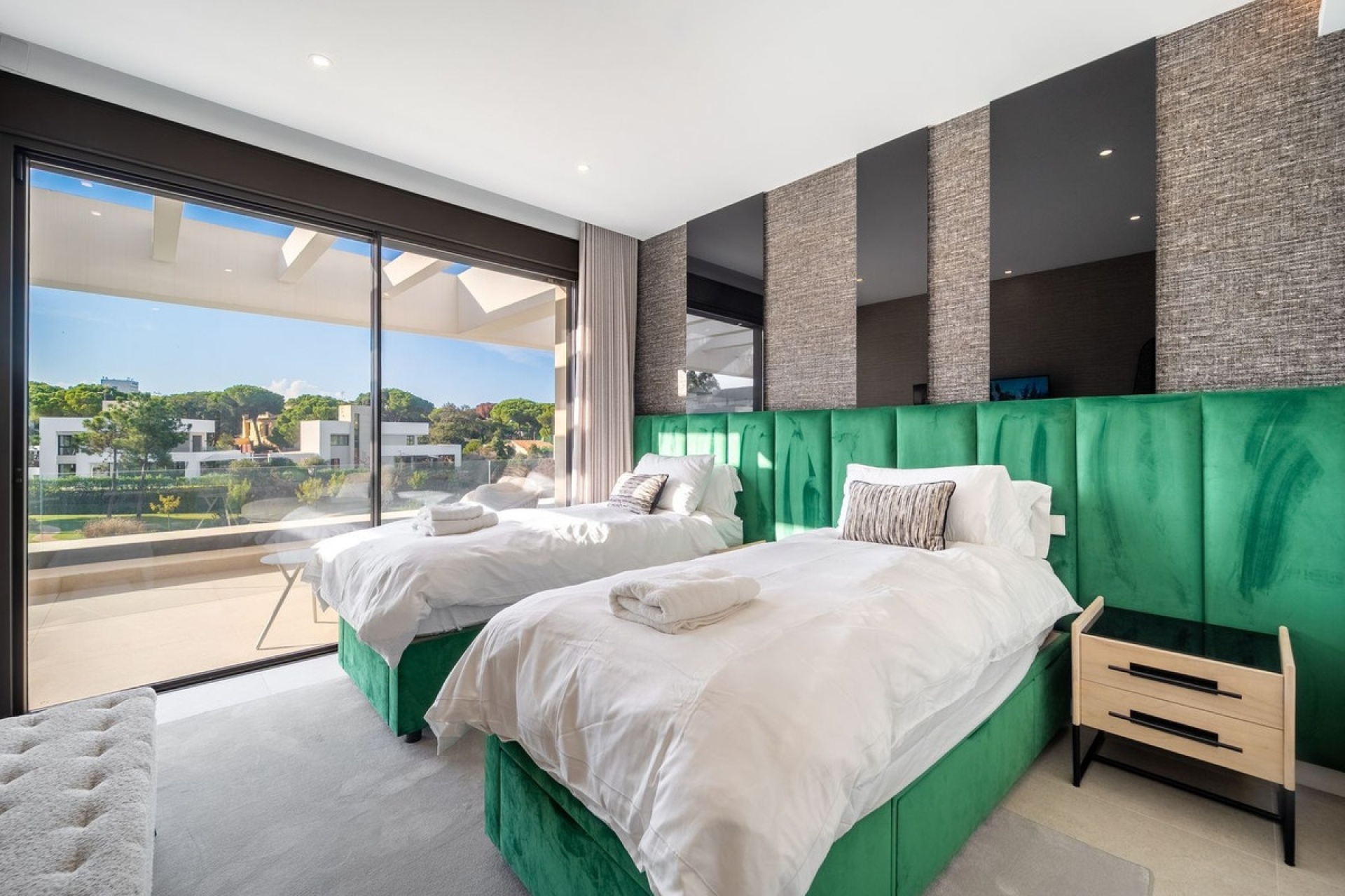 Resale - Villa - Marbella - Elviria