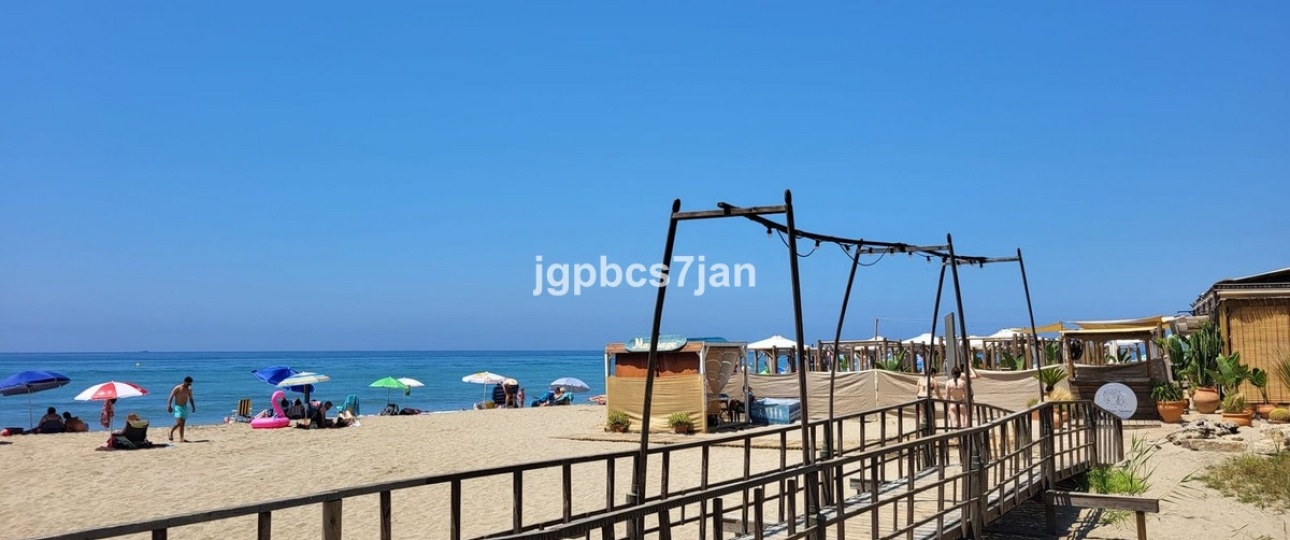 Resale - Villa - Marbella - Elviria