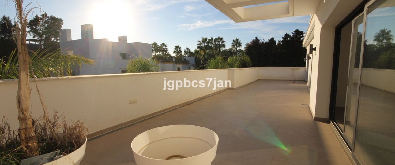 Resale - Villa - Marbella - Elviria
