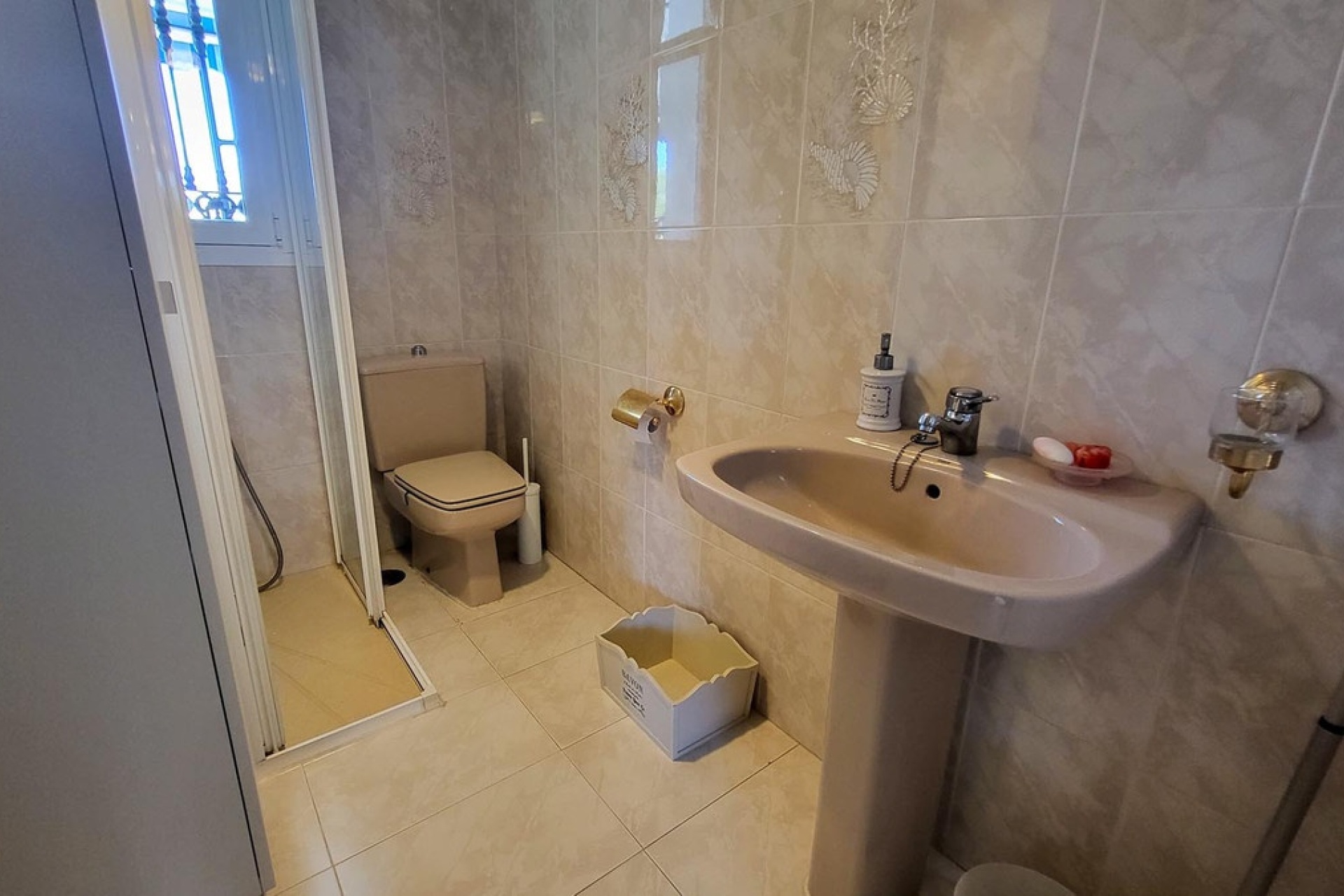 Resale - Villa - Marbella - Elviria