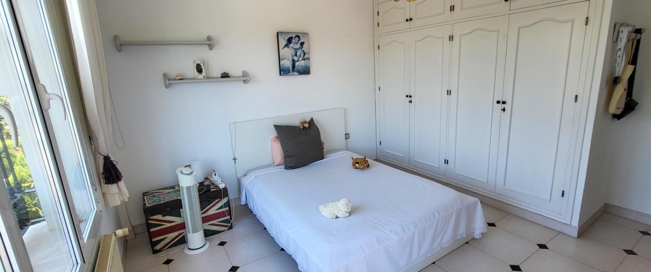 Resale - Villa - Marbella - Elviria
