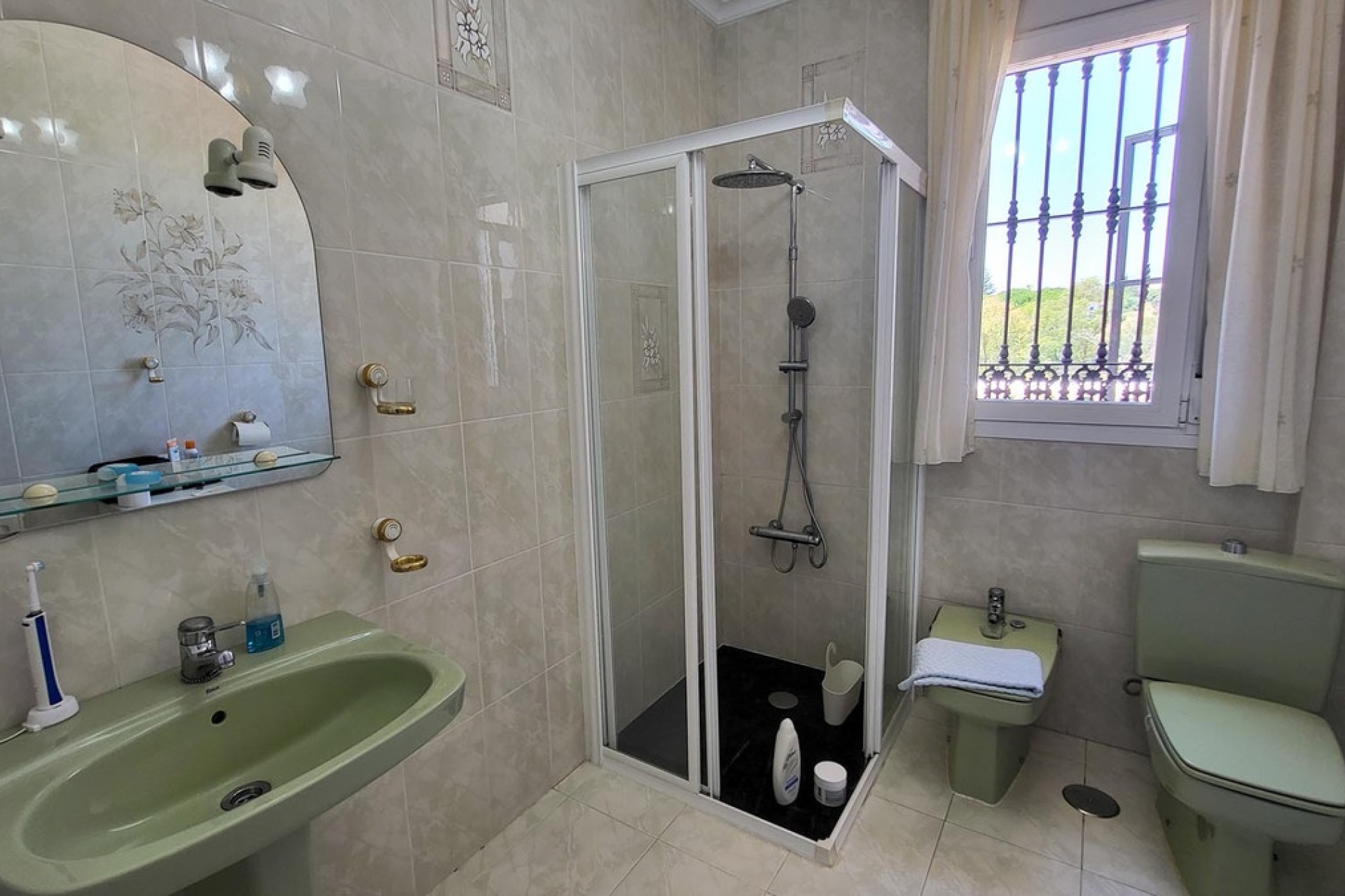 Resale - Villa - Marbella - Elviria