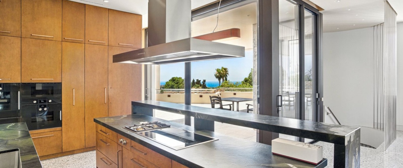 Resale - Villa - Marbella - Elviria