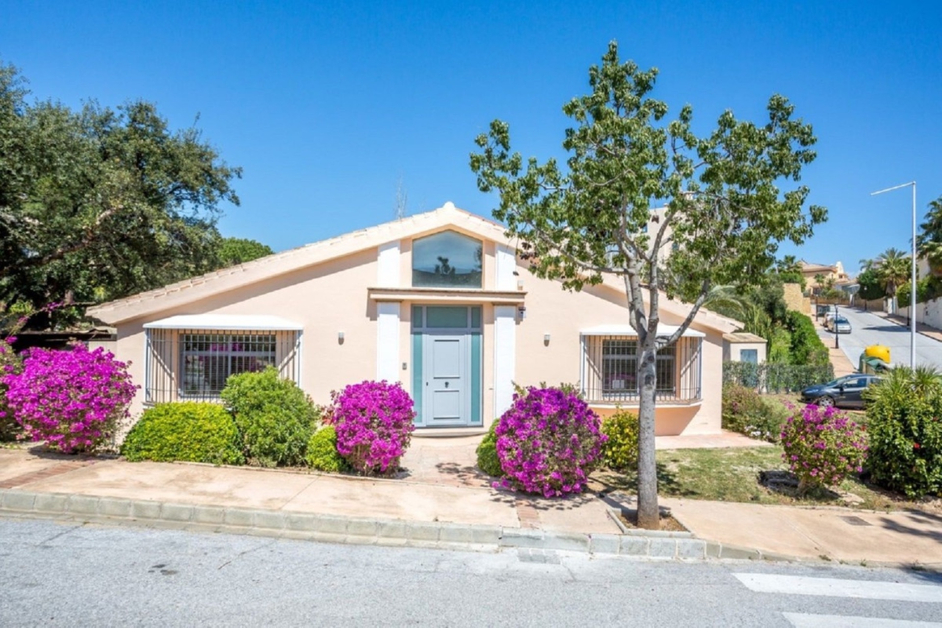Resale - Villa - Marbella - Elviria