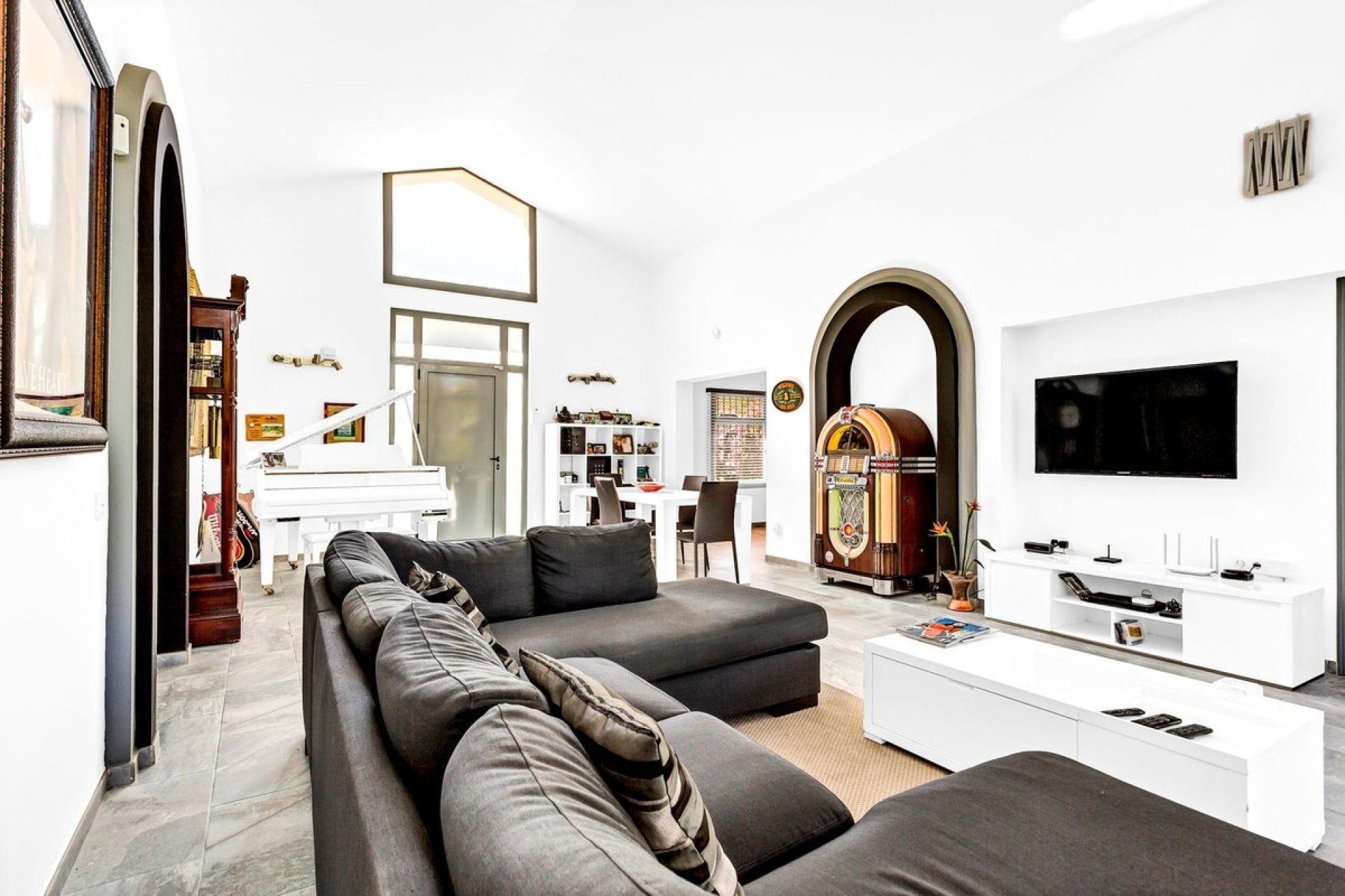 Resale - Villa - Marbella - Elviria