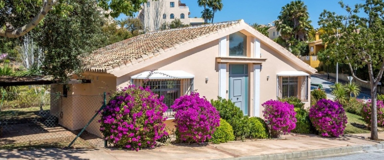 Resale - Villa - Marbella - Elviria