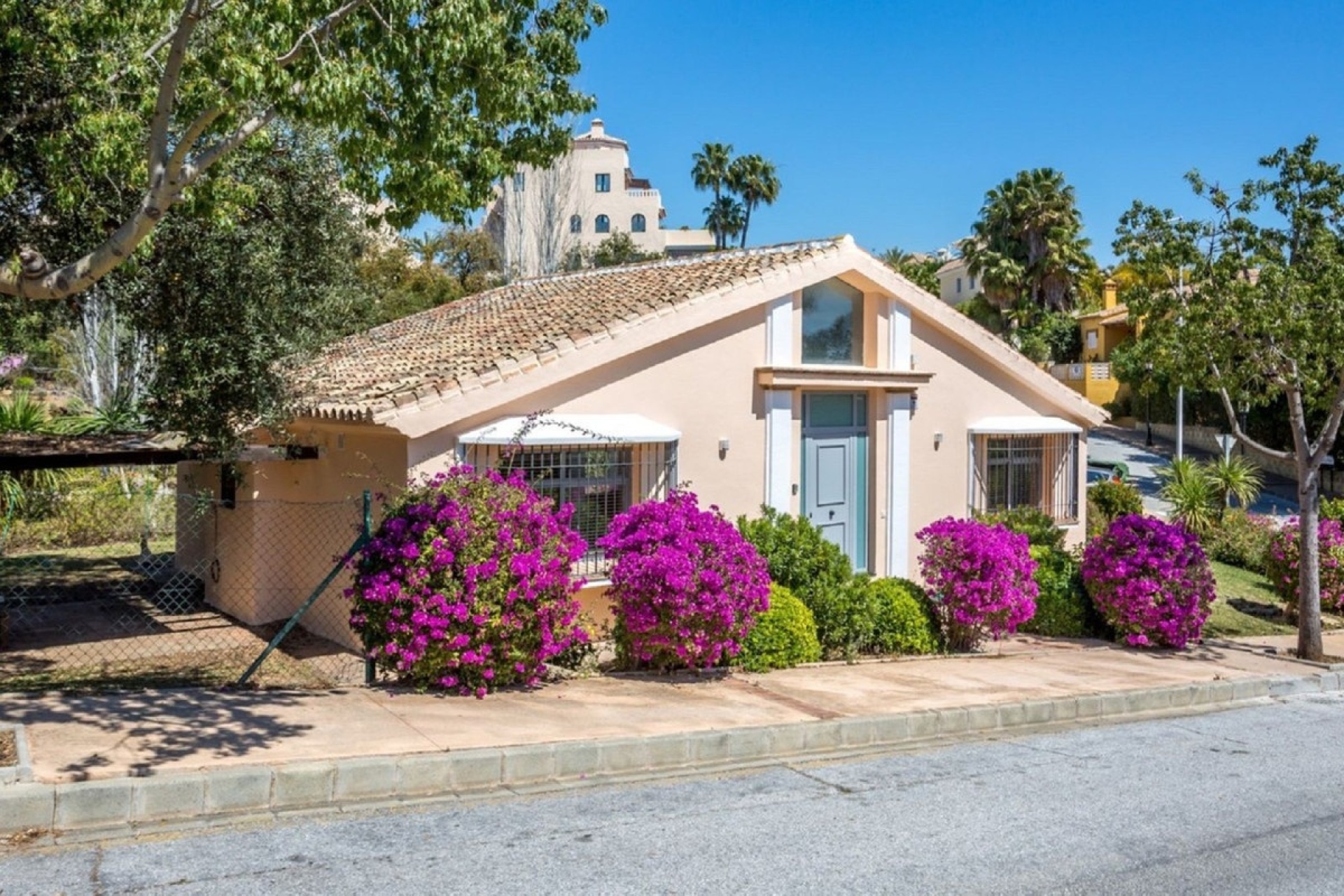 Resale - Villa - Marbella - Elviria
