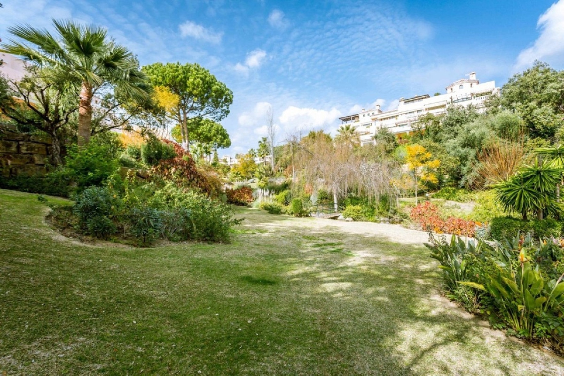 Resale - Villa - Marbella - Elviria