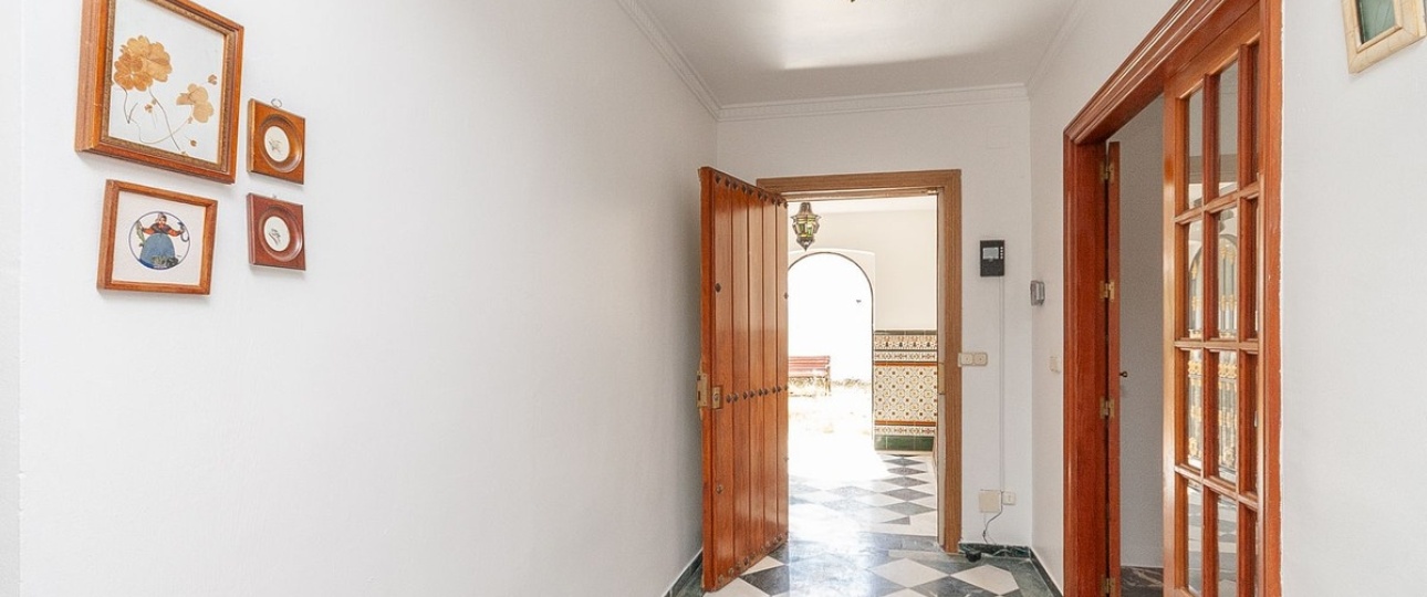 Resale - Villa - Marbella - Elviria