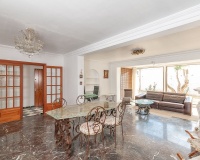 Resale - Villa - Marbella - Elviria