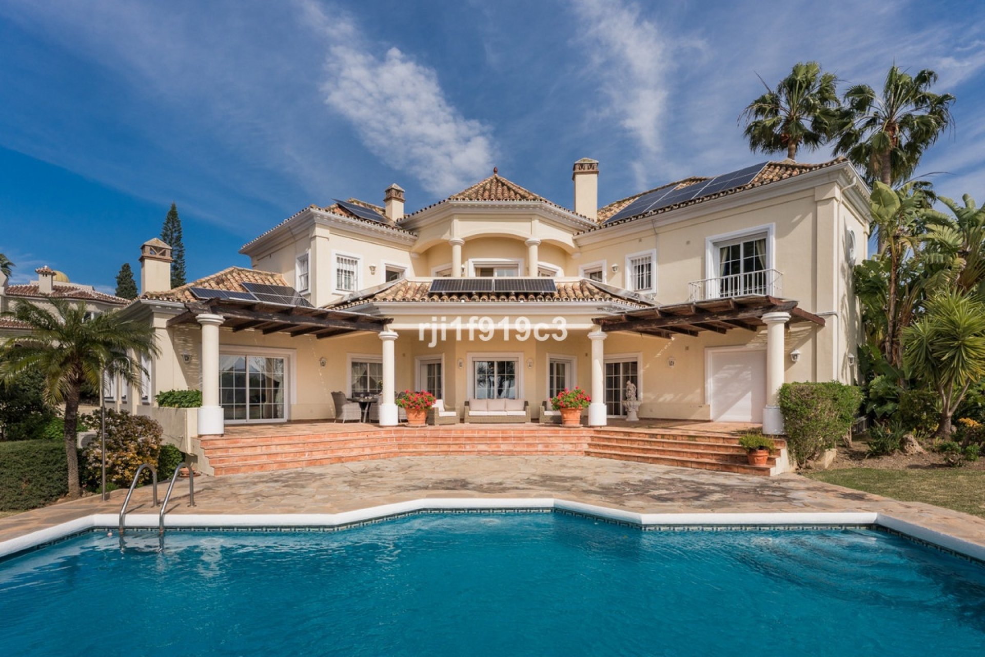 Resale - Villa - Marbella - Elviria