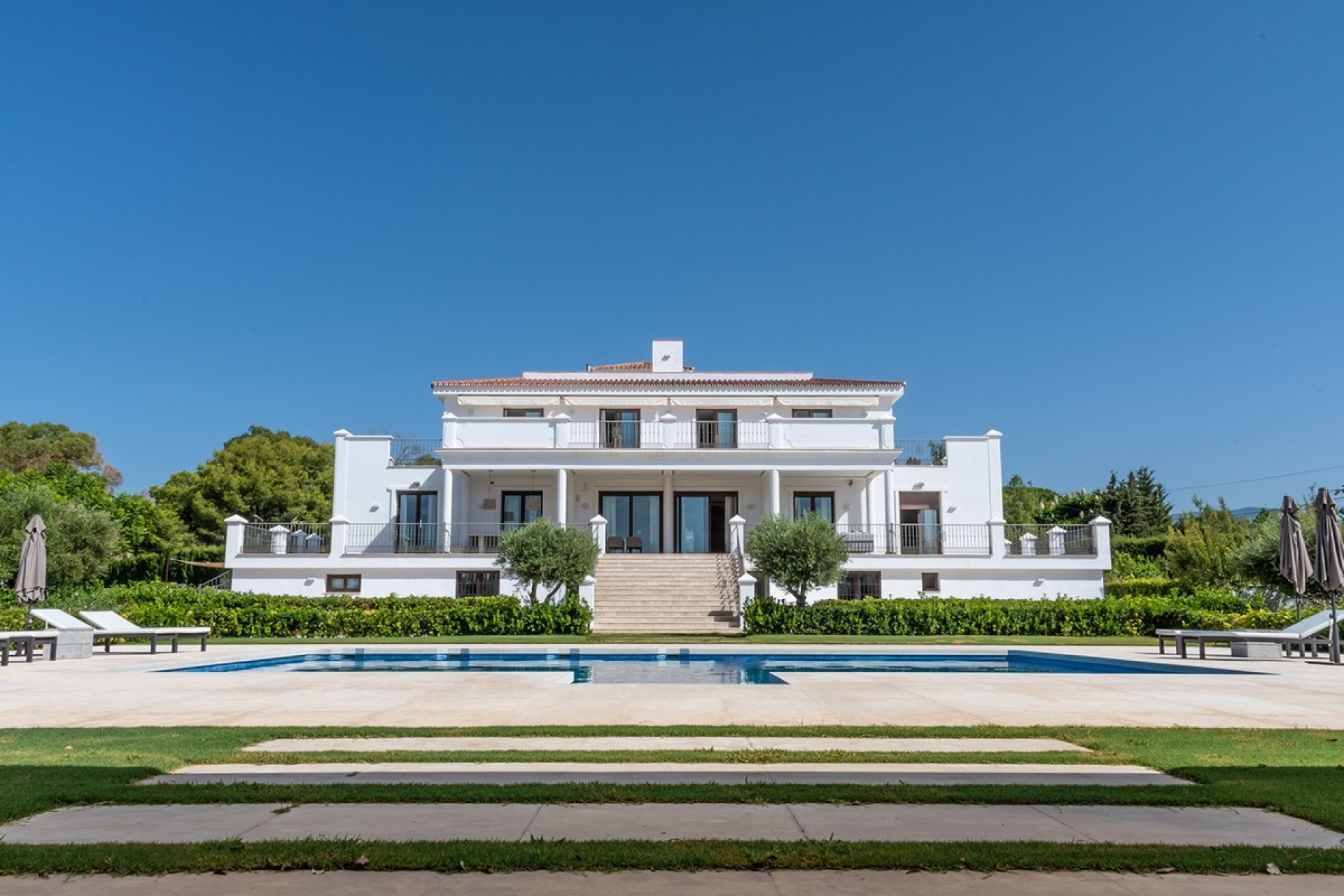 Resale - Villa - Marbella - Guadalmina Alta