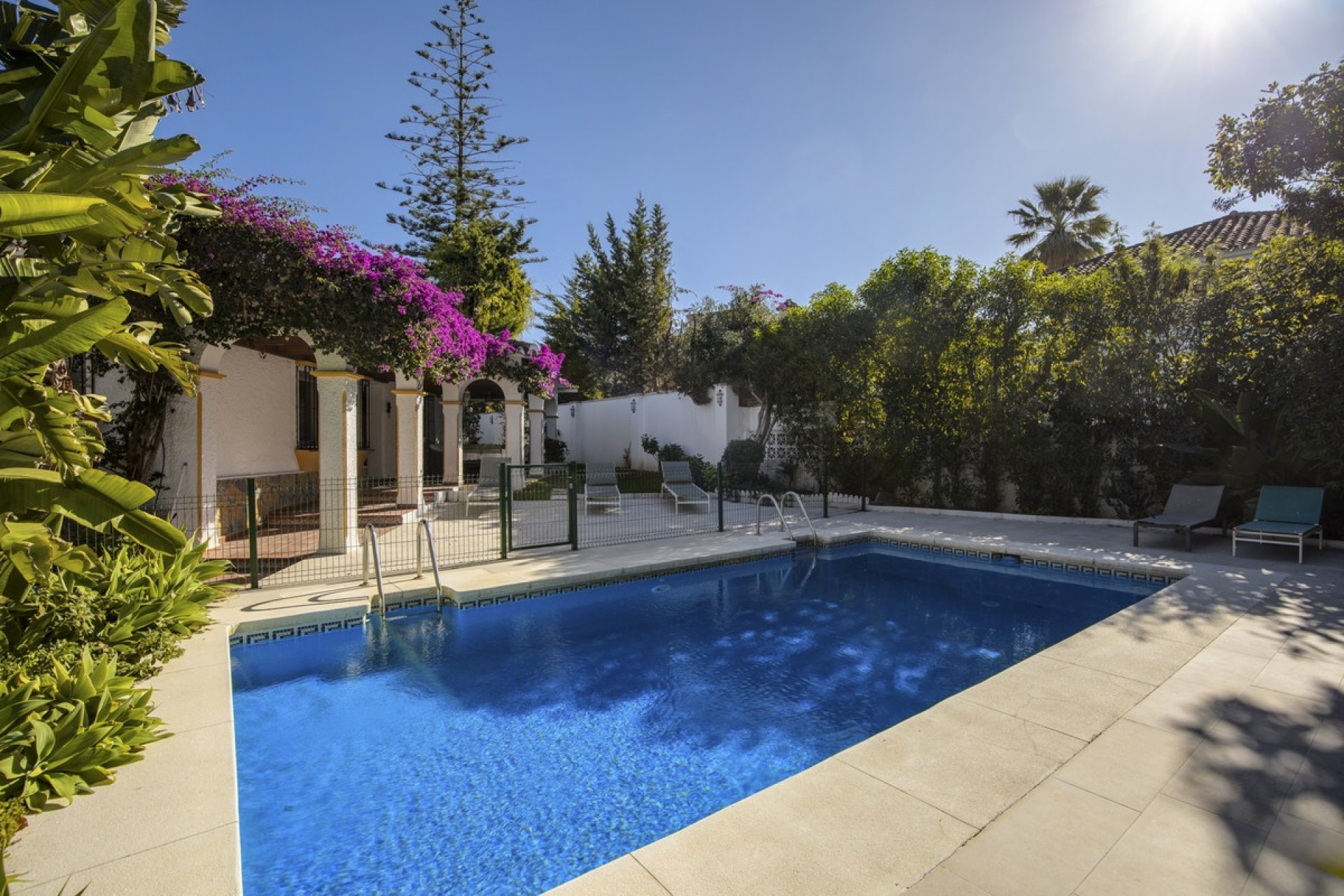 Resale - Villa - Marbella - Guadalmina Alta