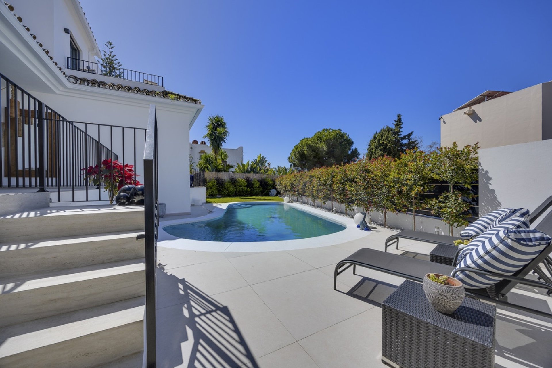 Resale - Villa - Marbella - Guadalmina Alta