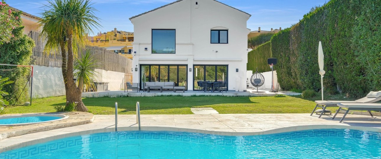 Resale - Villa - Marbella - Guadalmina Alta