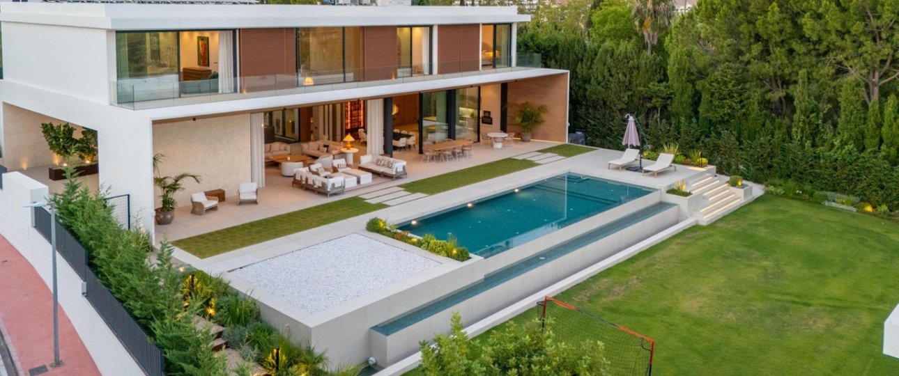 Resale - Villa - Marbella - Guadalmina Alta