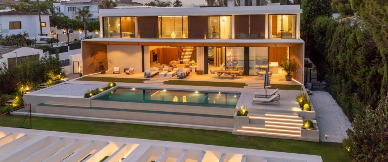 Resale - Villa - Marbella - Guadalmina Alta