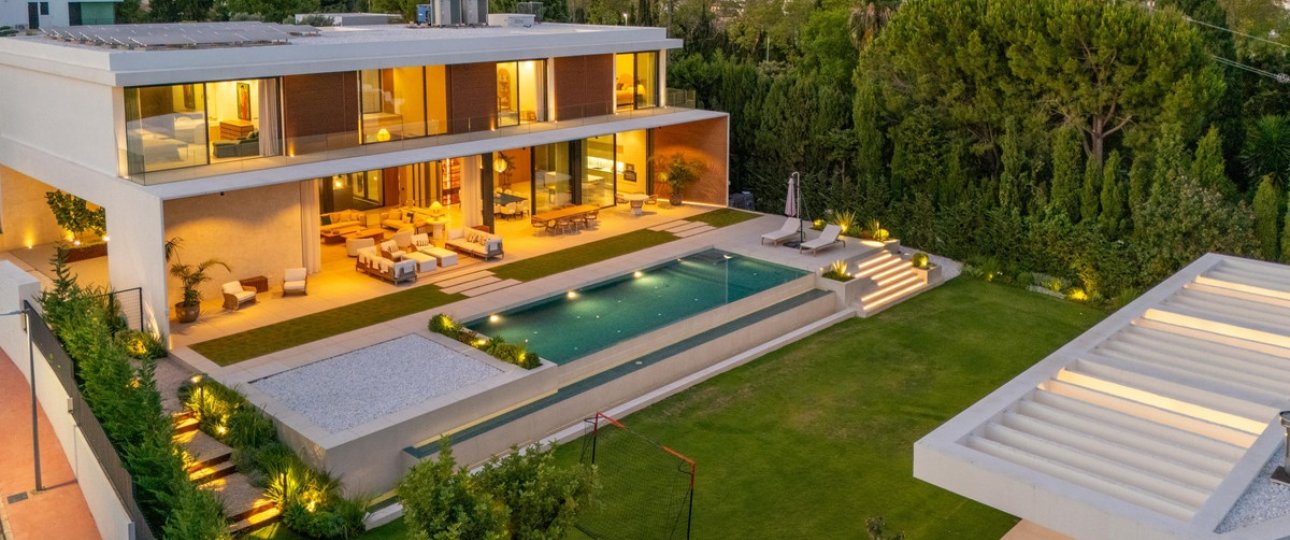 Resale - Villa - Marbella - Guadalmina Alta