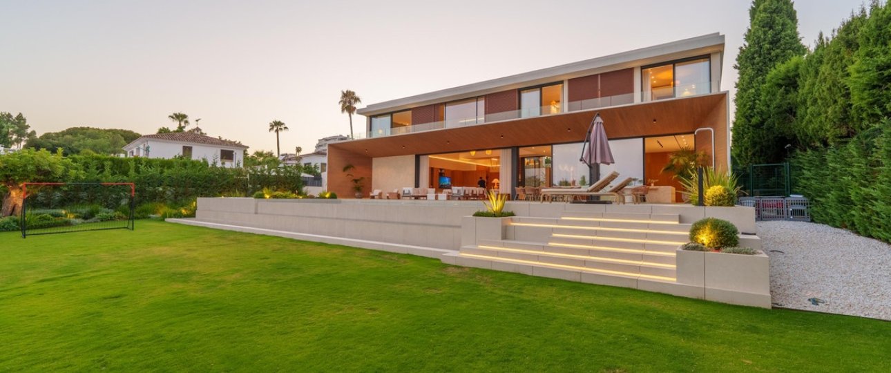 Resale - Villa - Marbella - Guadalmina Alta