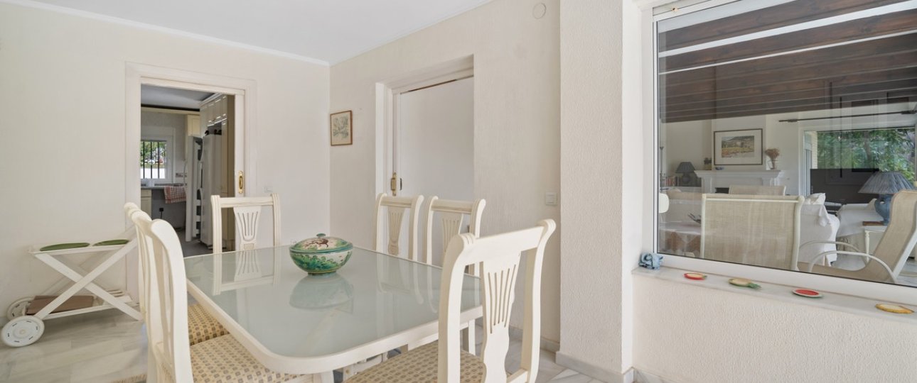 Resale - Villa - Marbella - Guadalmina Alta