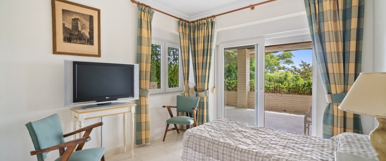 Resale - Villa - Marbella - Guadalmina Alta