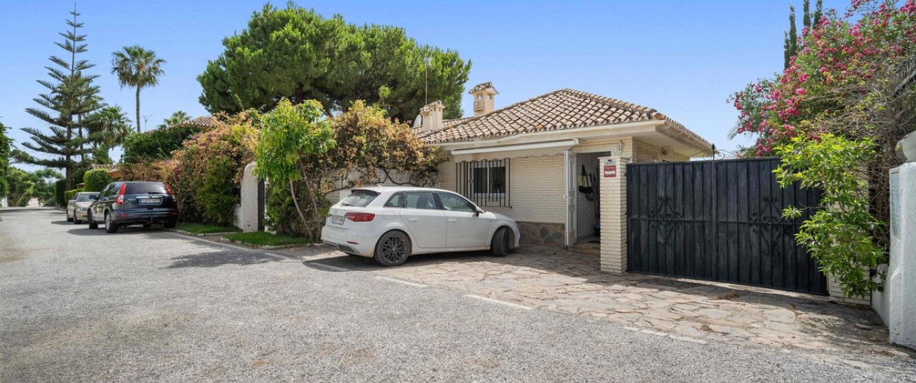 Resale - Villa - Marbella - Guadalmina Alta