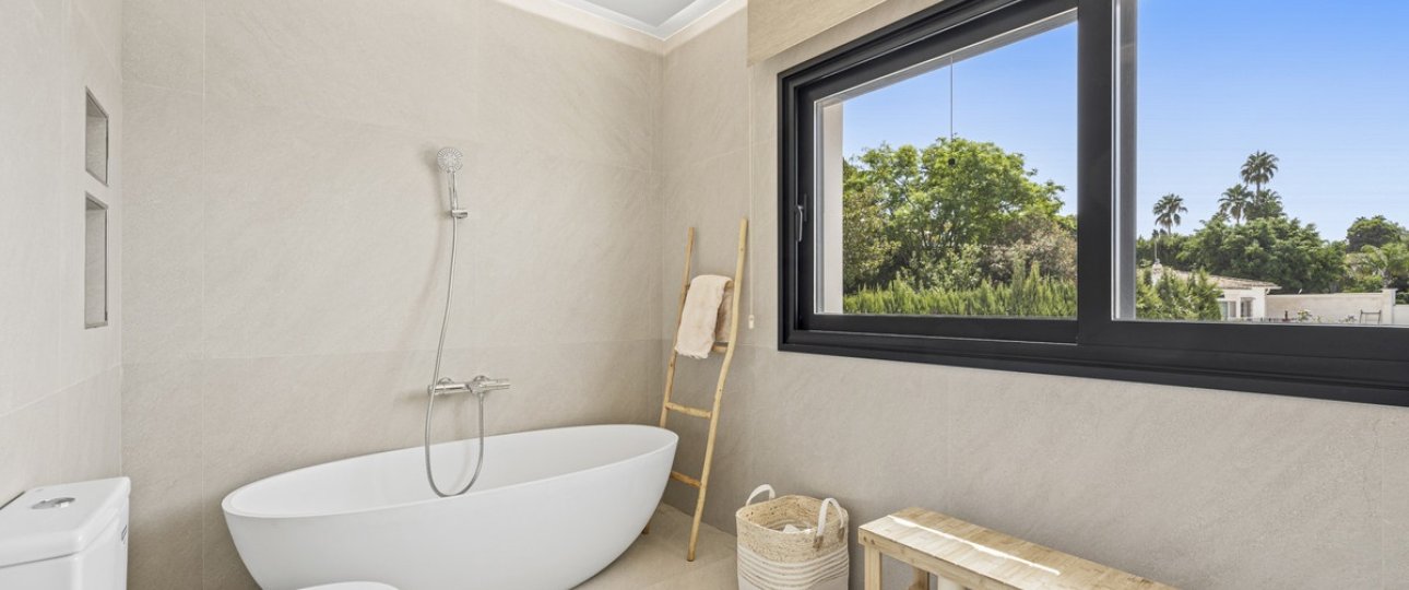 Resale - Villa - Marbella - Guadalmina Alta