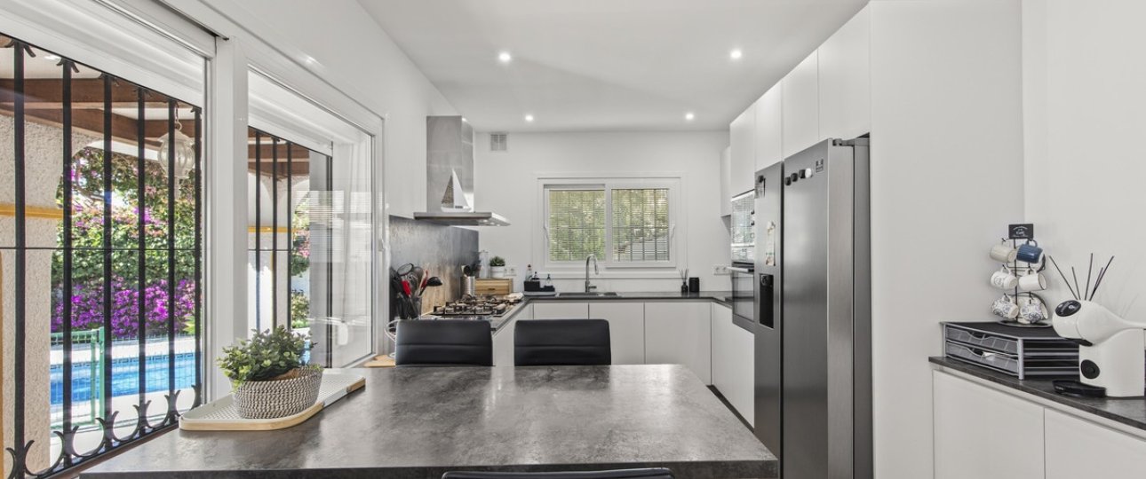 Resale - Villa - Marbella - Guadalmina Alta