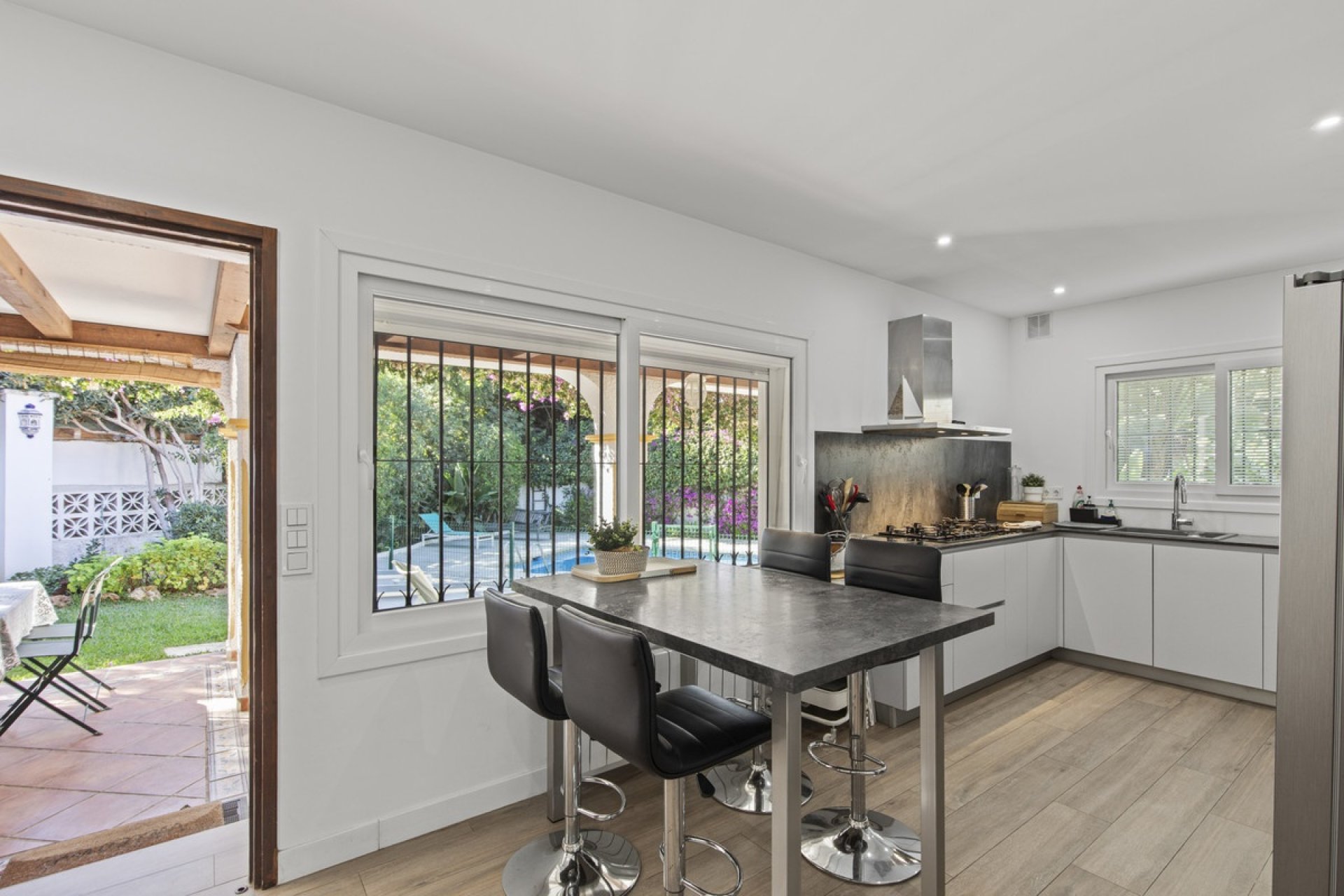 Resale - Villa - Marbella - Guadalmina Alta