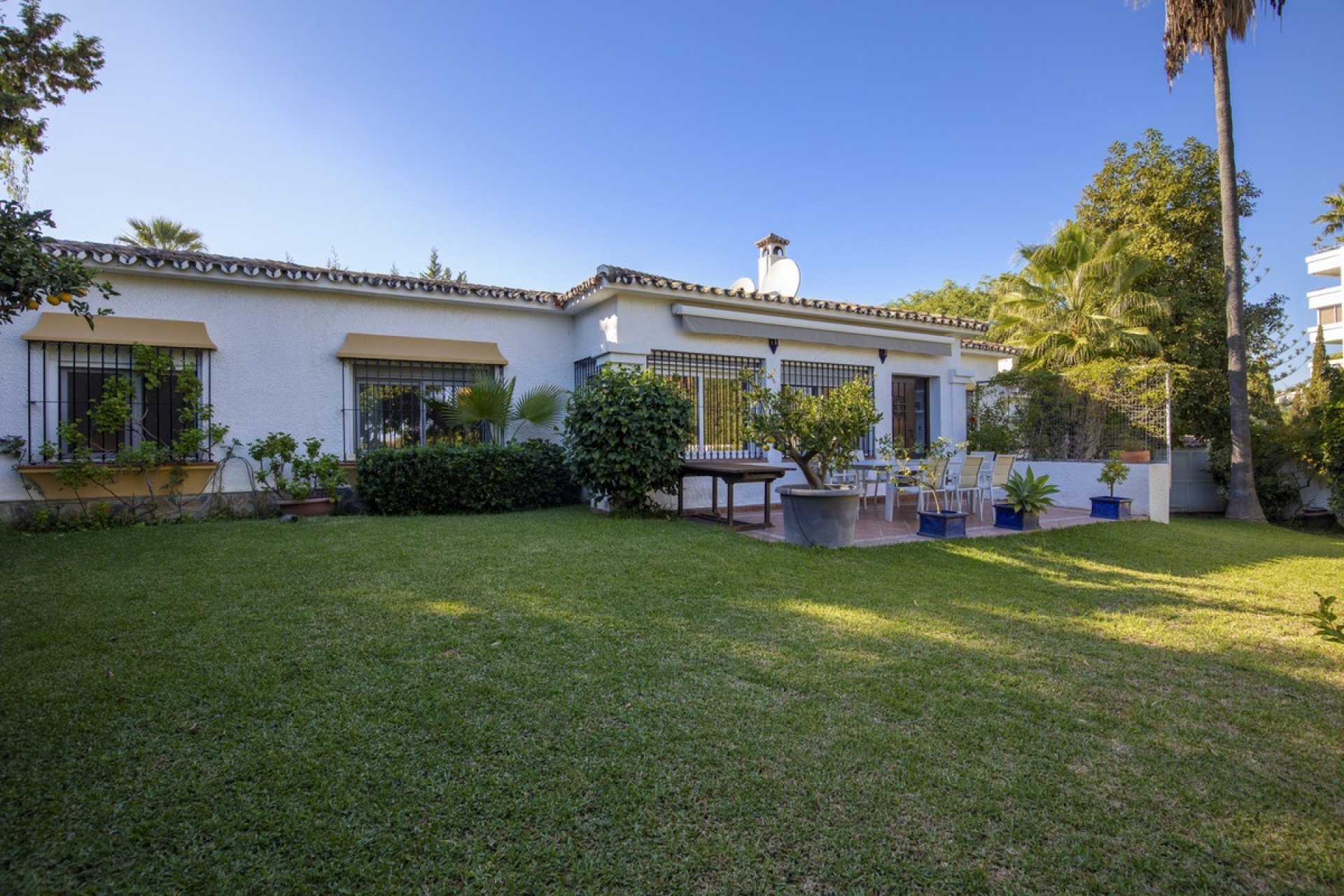 Resale - Villa - Marbella - Guadalmina Alta