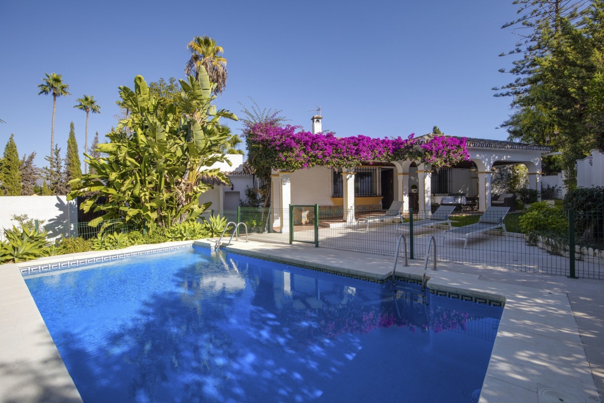 Resale - Villa - Marbella - Guadalmina Alta
