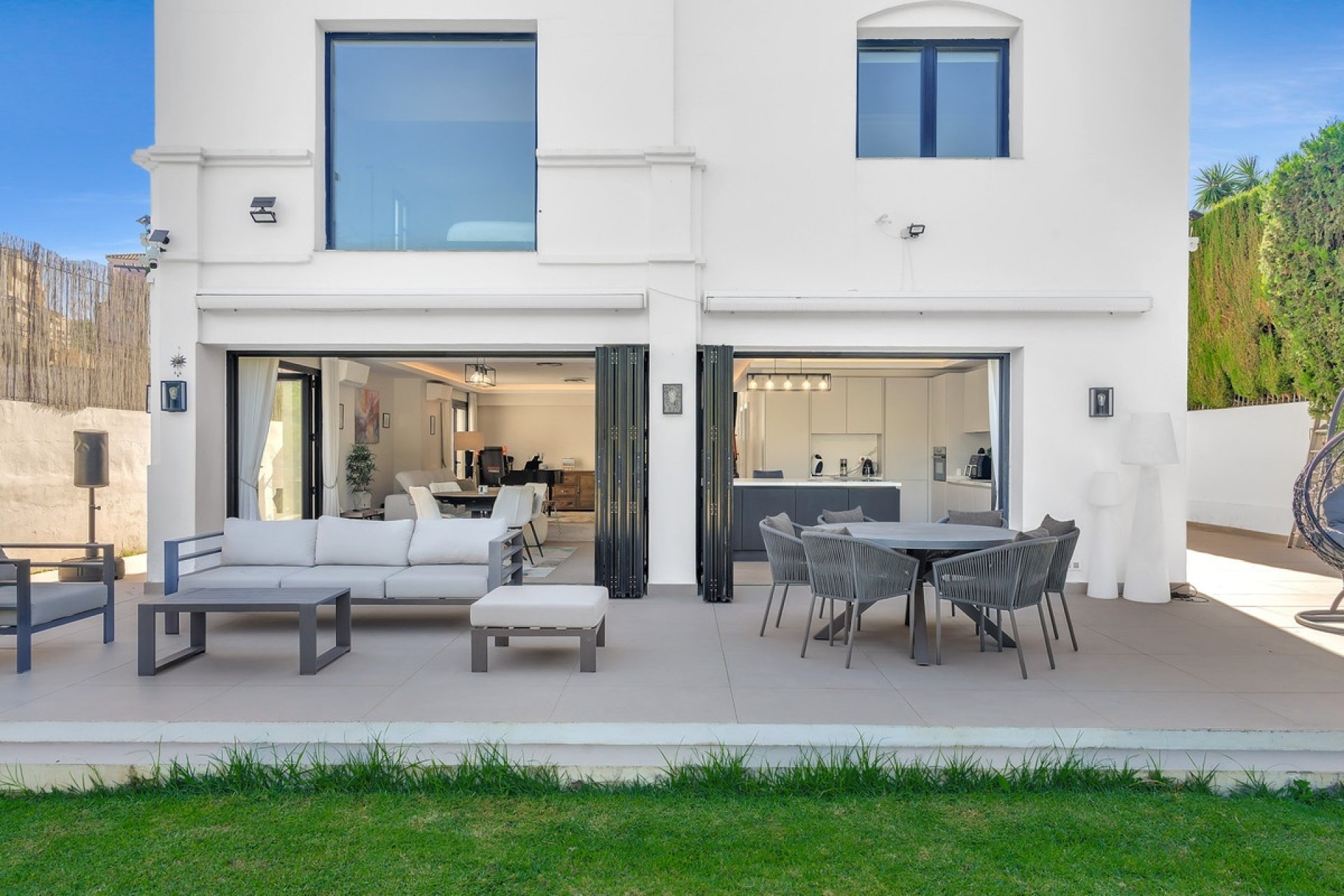 Resale - Villa - Marbella - Guadalmina Alta