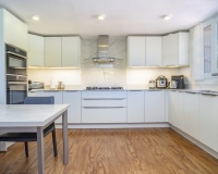 Resale - Villa - Marbella - Guadalmina Alta