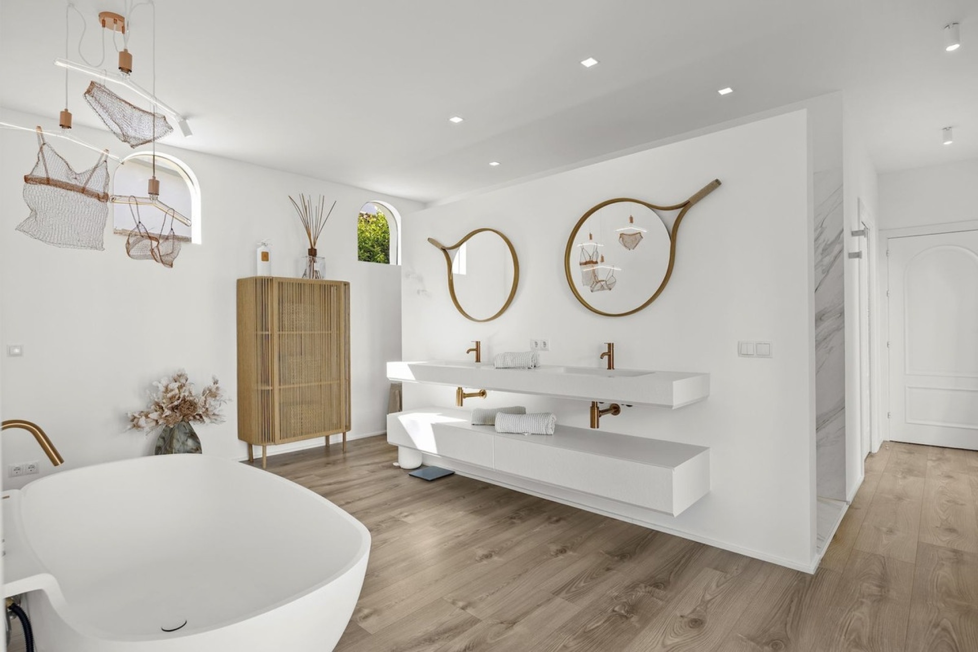 Resale - Villa - Marbella - Guadalmina Alta