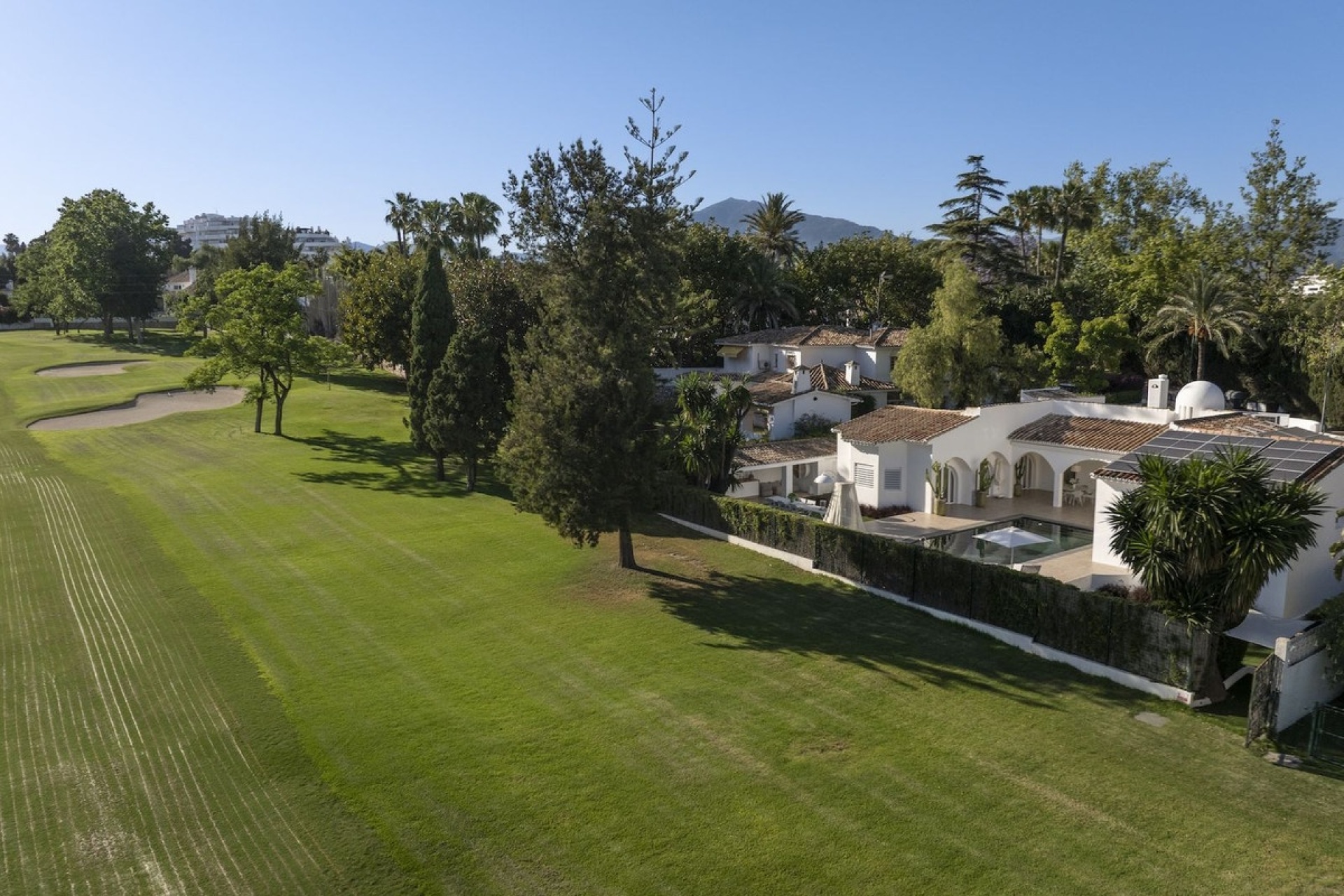 Resale - Villa - Marbella - Guadalmina Alta