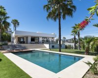 Resale - Villa - Marbella - Guadalmina Alta