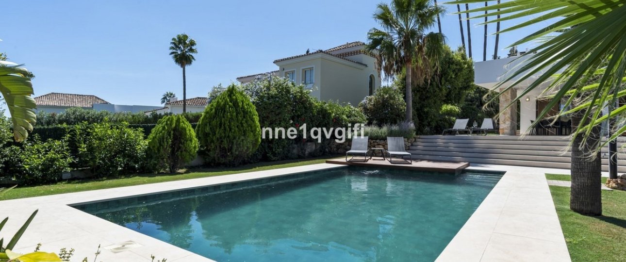 Resale - Villa - Marbella - Guadalmina Alta