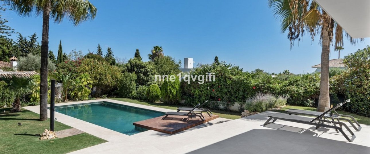 Resale - Villa - Marbella - Guadalmina Alta