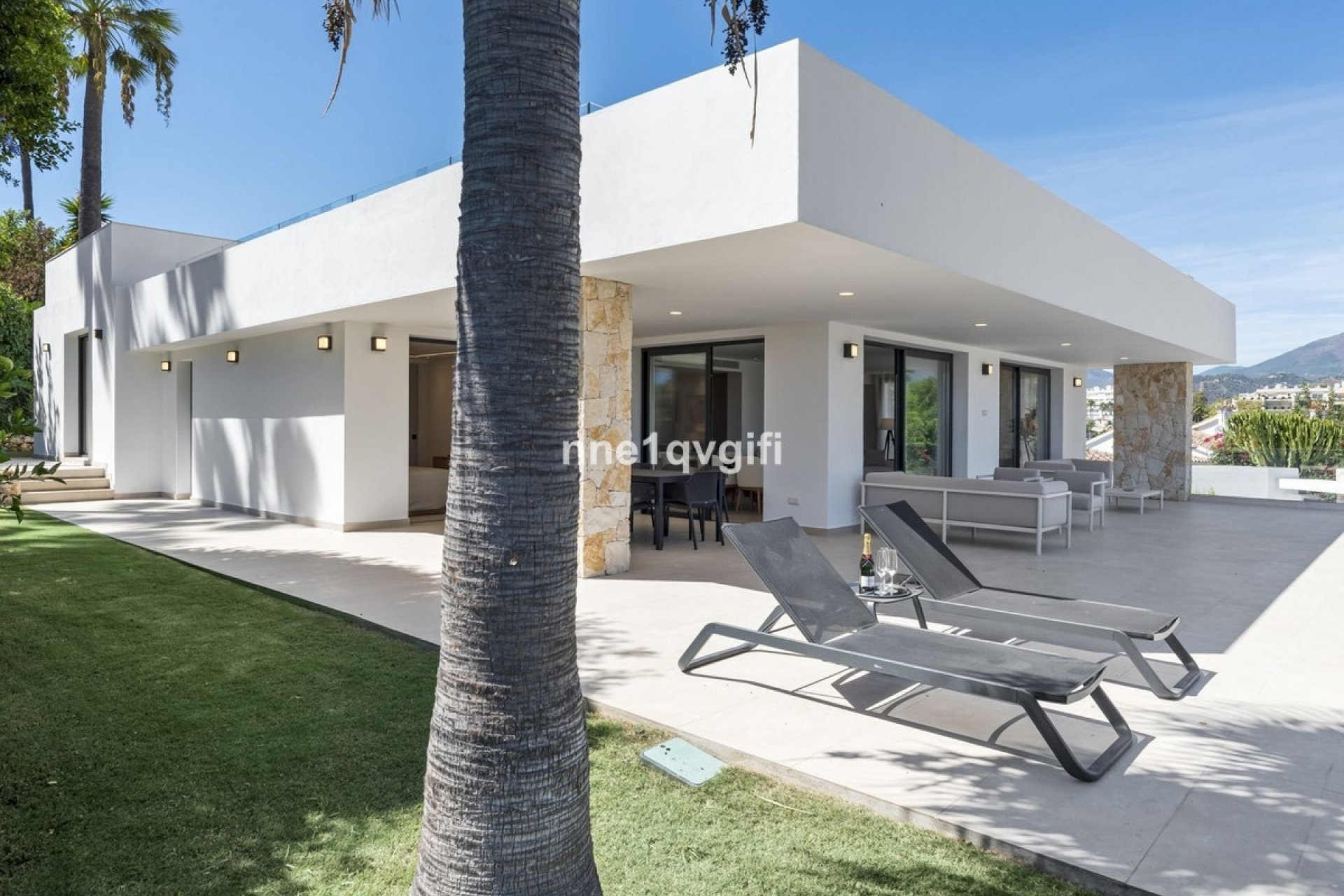 Resale - Villa - Marbella - Guadalmina Alta