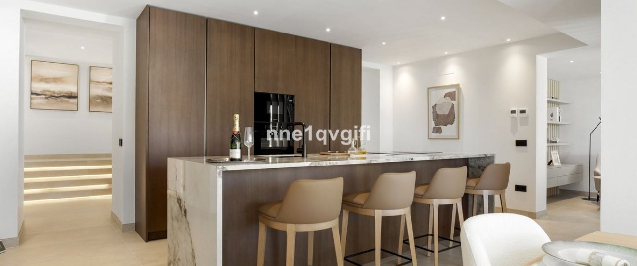 Resale - Villa - Marbella - Guadalmina Alta