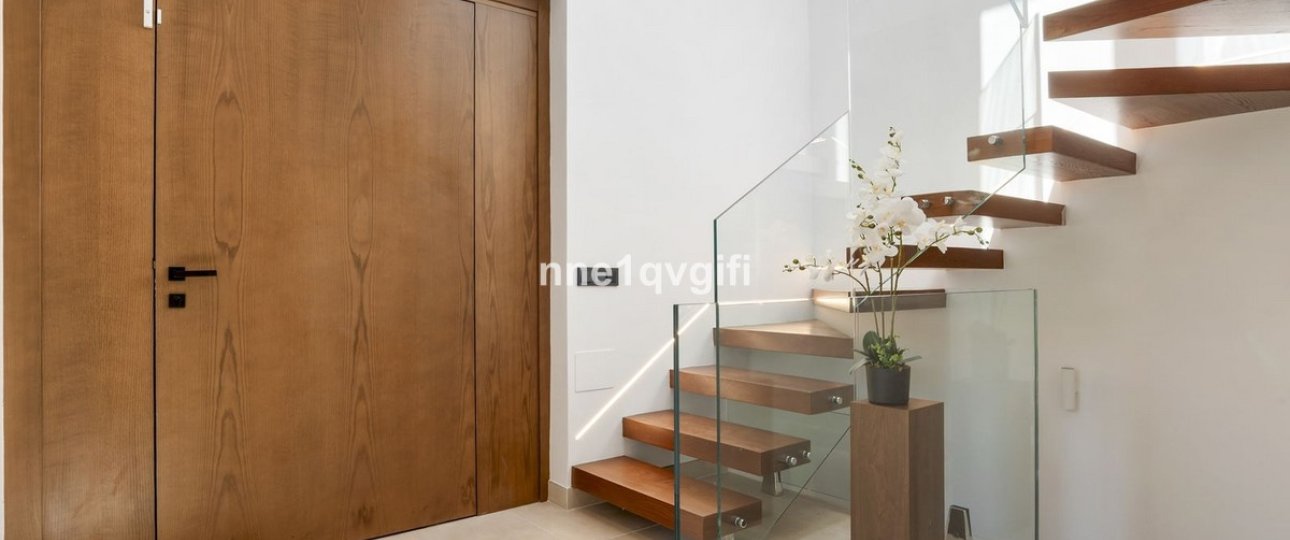 Resale - Villa - Marbella - Guadalmina Alta