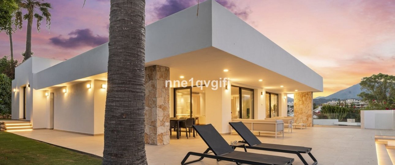 Resale - Villa - Marbella - Guadalmina Alta