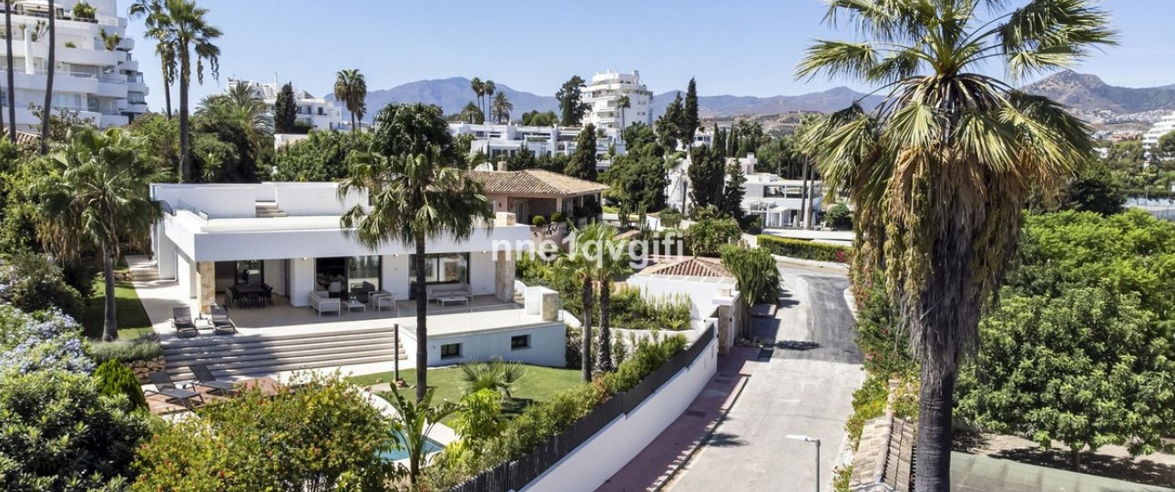Resale - Villa - Marbella - Guadalmina Alta