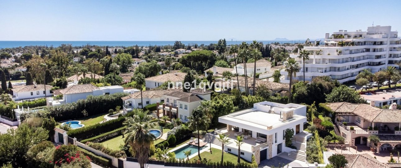 Resale - Villa - Marbella - Guadalmina Alta